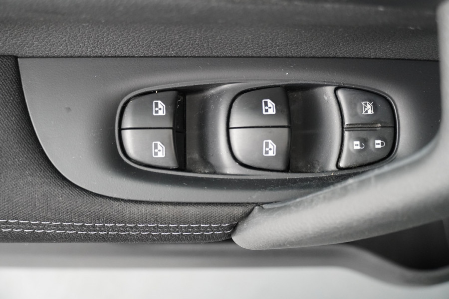 Nissan QASHQAI BWJ 2019 | N-Connecta | NWE APK | PANO DAK | CLIMA | 18'' LMV | NAVI | CAMERA