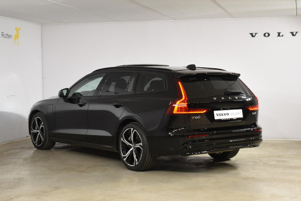 Volvo V60 T6 350PK Automaat Plug-in hybrid AWD Ultra Dark / Adaptieve Cruisecontrol / Panoramadak / Stoelverwarming v+a / Stuurverwarming / 360 Camera / Elektrische Stoelen / Head-up Display / 19"