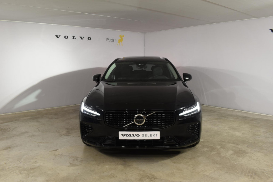 Volvo V60 T6 350PK Automaat Plug-in hybrid AWD Ultra Dark / Adaptieve Cruisecontrol / Panoramadak / Stoelverwarming v+a / Stuurverwarming / 360 Camera / Elektrische Stoelen / Head-up Display / 19"