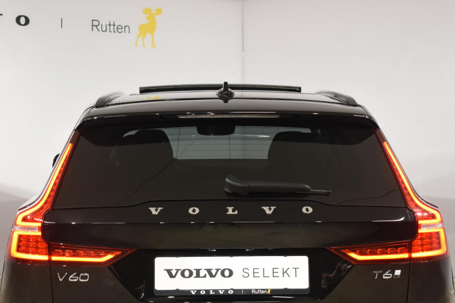 Volvo V60 T6 350PK Automaat Plug-in hybrid AWD Ultra Dark / Adaptieve Cruisecontrol / Panoramadak / Stoelverwarming v+a / Stuurverwarming / 360 Camera / Elektrische Stoelen / Head-up Display / 19"