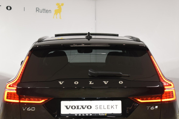 Volvo V60 T6 350PK Automaat Plug-in hybrid AWD Ultra Dark / Adaptieve Cruisecontrol / Panoramadak / Stoelverwarming v+a / Stuurverwarming / 360 Camera / Elektrische Stoelen / Head-up Display / 19"