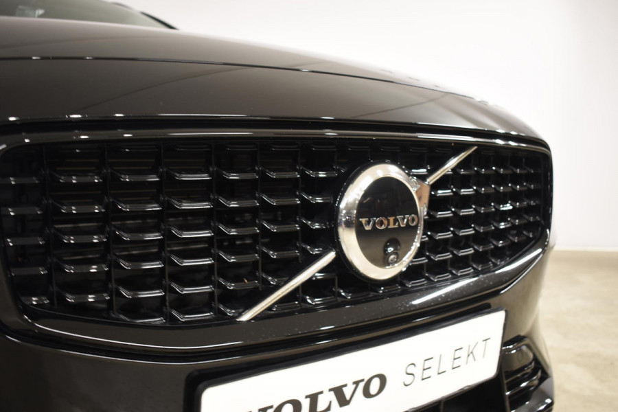 Volvo V60 T6 350PK Automaat Plug-in hybrid AWD Ultra Dark / Adaptieve Cruisecontrol / Panoramadak / Stoelverwarming v+a / Stuurverwarming / 360 Camera / Elektrische Stoelen / Head-up Display / 19"