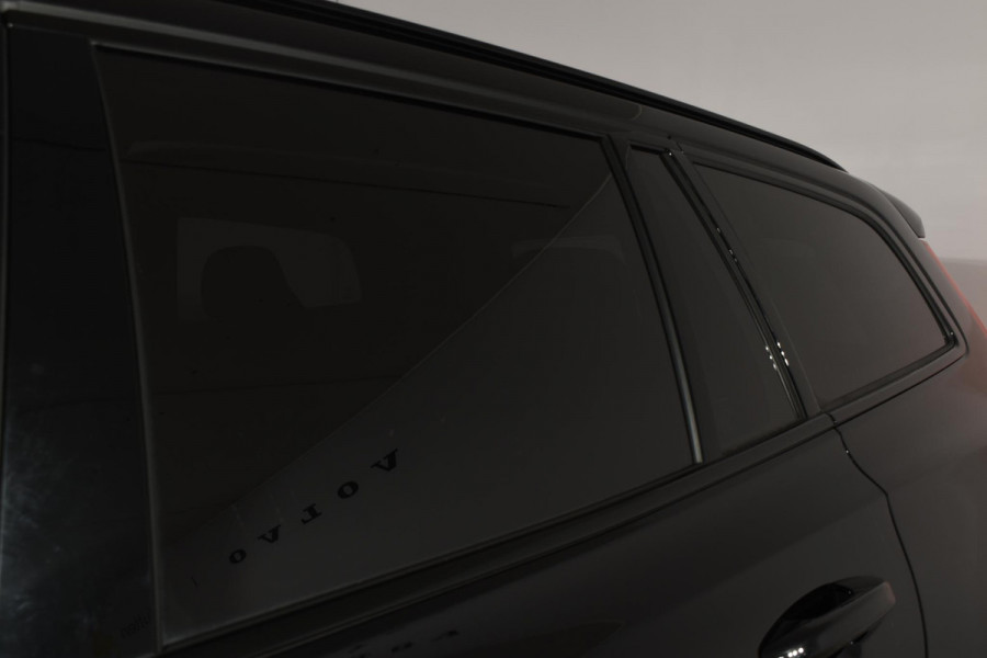 Volvo V60 T6 350PK Automaat Plug-in hybrid AWD Ultra Dark / Adaptieve Cruisecontrol / Panoramadak / Stoelverwarming v+a / Stuurverwarming / 360 Camera / Elektrische Stoelen / Head-up Display / 19"