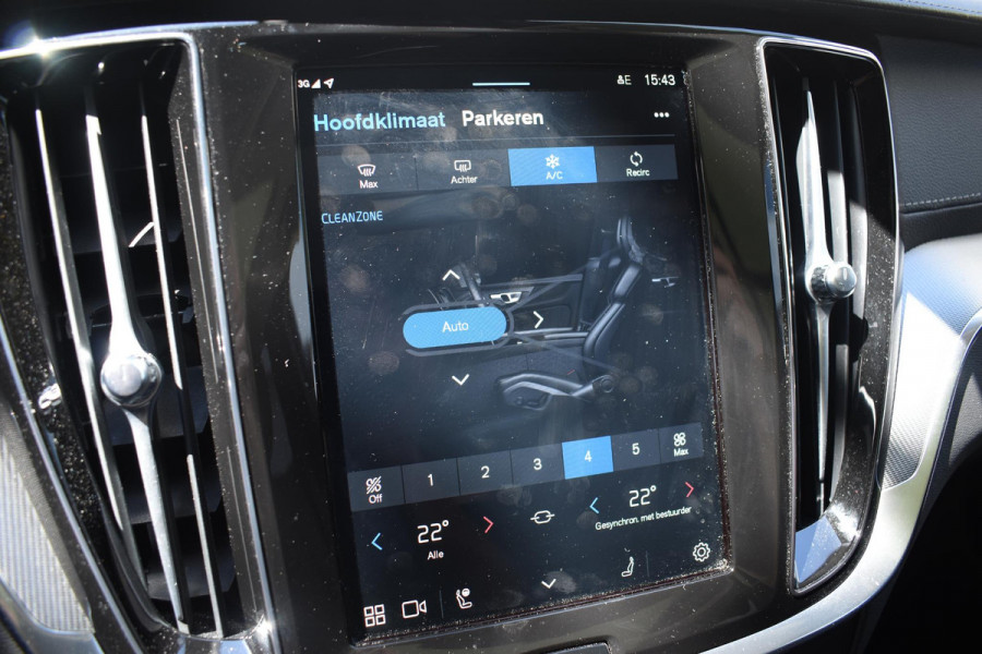 Volvo V60 T6 350PK Automaat Plug-in hybrid AWD Ultra Dark / Adaptieve Cruisecontrol / Panoramadak / Stoelverwarming v+a / Stuurverwarming / 360 Camera / Elektrische Stoelen / Head-up Display / 19"