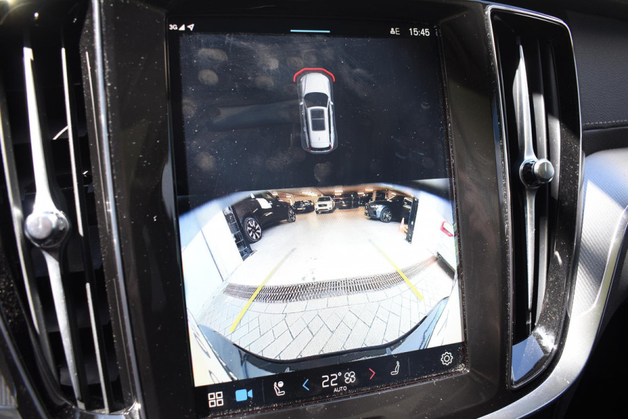 Volvo V60 T6 350PK Automaat Plug-in hybrid AWD Ultra Dark / Adaptieve Cruisecontrol / Panoramadak / Stoelverwarming v+a / Stuurverwarming / 360 Camera / Elektrische Stoelen / Head-up Display / 19"
