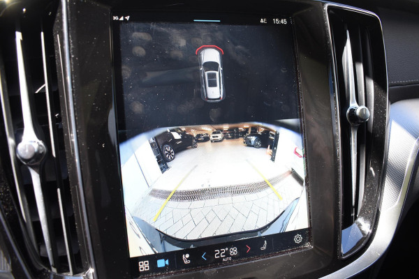 Volvo V60 T6 350PK Automaat Plug-in hybrid AWD Ultra Dark / Adaptieve Cruisecontrol / Panoramadak / Stoelverwarming v+a / Stuurverwarming / 360 Camera / Elektrische Stoelen / Head-up Display / 19"