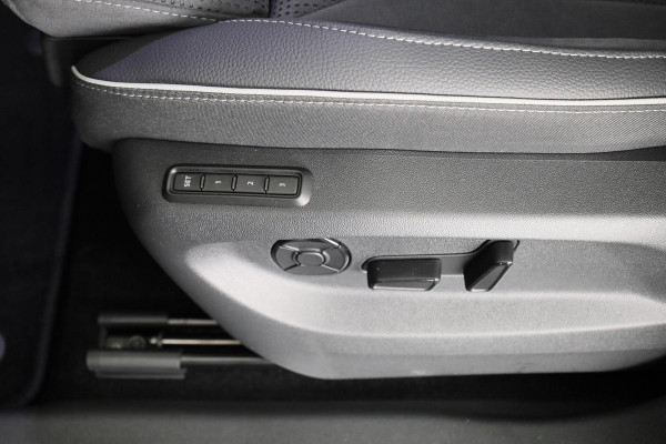 Škoda Kodiaq Sportline Business 1.5 TSI PHEV 204pk | Panoramadak | Trekhaak | 20 inch | 360° camera | Canton Sound System