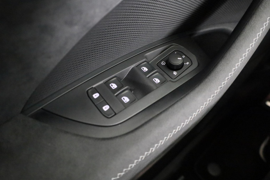 Škoda Kodiaq Sportline Business 1.5 TSI PHEV 204pk | Panoramadak | Trekhaak | 20 inch | 360° camera | Canton Sound System