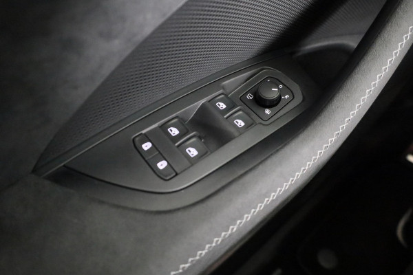 Škoda Kodiaq Sportline Business 1.5 TSI PHEV 204pk | Panoramadak | Trekhaak | 20 inch | 360° camera | Canton Sound System