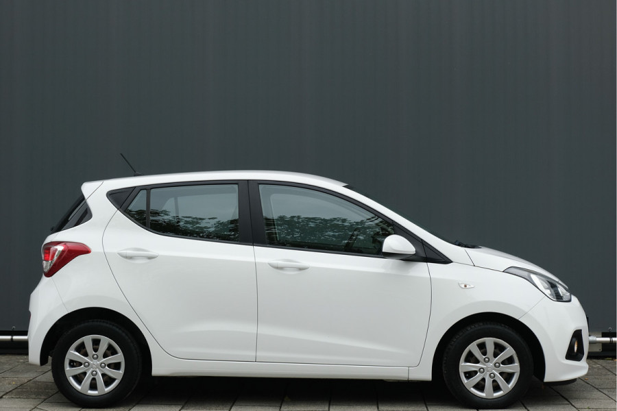 Hyundai i10 BWJ 2017 | 1.0i 66PK i-Motion Comfort | CLIMA | CRUISE | RADIO/CD | EL RAMEN | EL SPIEGELS |