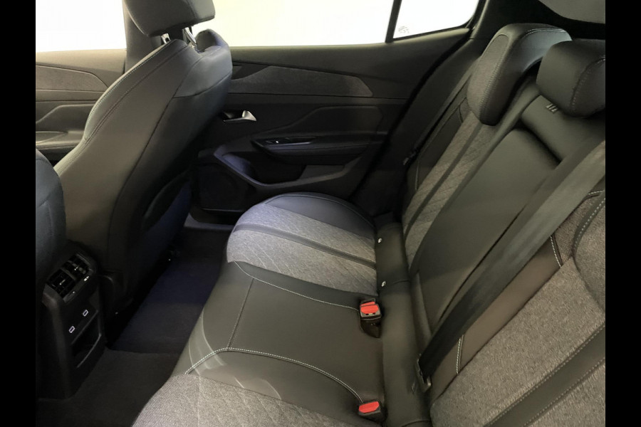 Peugeot 408 1.2 PureTech Allure Pack 130 Automaat | Comfort Pakket, Ergo comfort stoel , Electrische stoelverstelling LV, stoelverwarming | Camera | Navigatie | Climate Control | Dab | Led | Parkeer sensoren