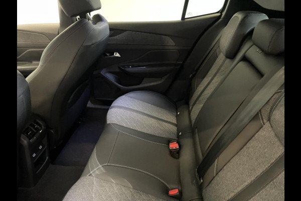 Peugeot 408 1.2 PureTech Allure Pack 130 Automaat | Comfort Pakket, Ergo comfort stoel , Electrische stoelverstelling LV, stoelverwarming | Camera | Navigatie | Climate Control | Dab | Led | Parkeer sensoren