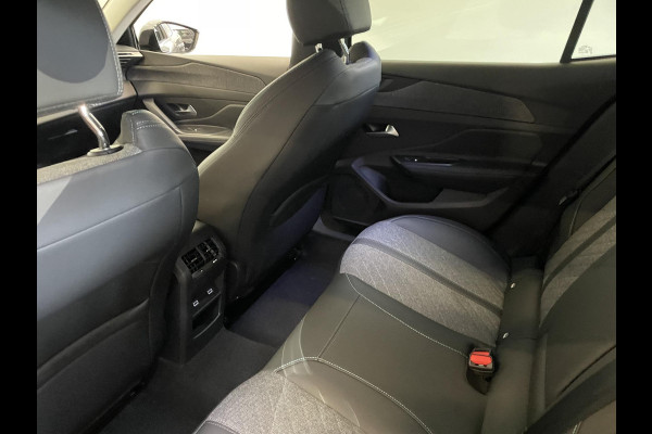 Peugeot 408 1.2 PureTech Allure Pack 130 Automaat | Comfort Pakket, Ergo comfort stoel , Electrische stoelverstelling LV, stoelverwarming | Camera | Navigatie | Climate Control | Dab | Led | Parkeer sensoren