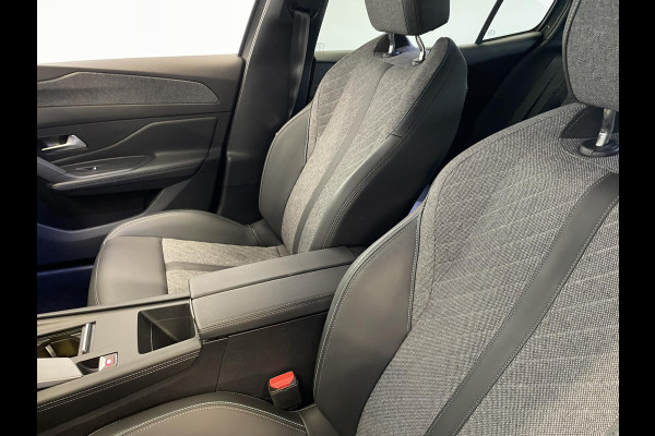 Peugeot 408 1.2 PureTech Allure Pack 130 Automaat | Comfort Pakket, Ergo comfort stoel , Electrische stoelverstelling LV, stoelverwarming | Camera | Navigatie | Climate Control | Dab | Led | Parkeer sensoren