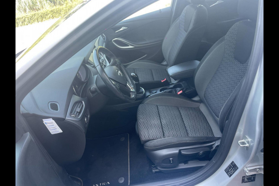Opel Astra 1.2 Edition / camera / navigatie / trekhaak