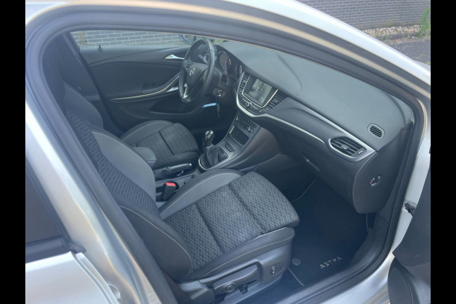 Opel Astra 1.2 Edition / camera / navigatie / trekhaak