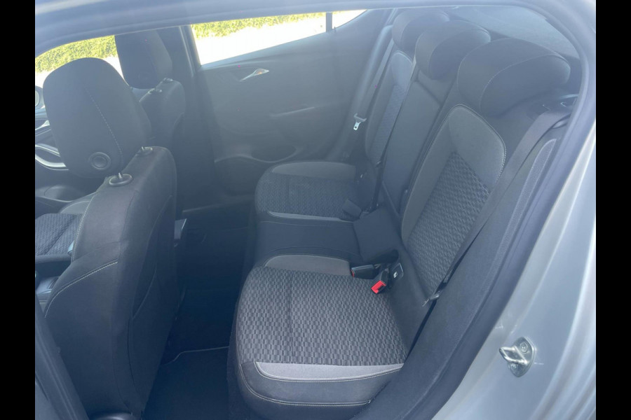 Opel Astra 1.2 Edition / camera / navigatie / trekhaak