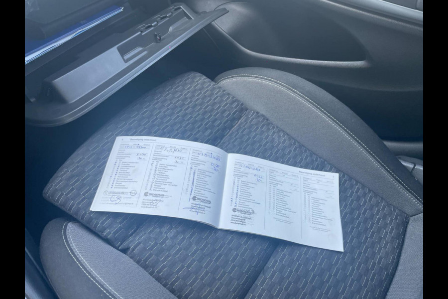 Opel Astra 1.2 Edition / camera / navigatie / trekhaak