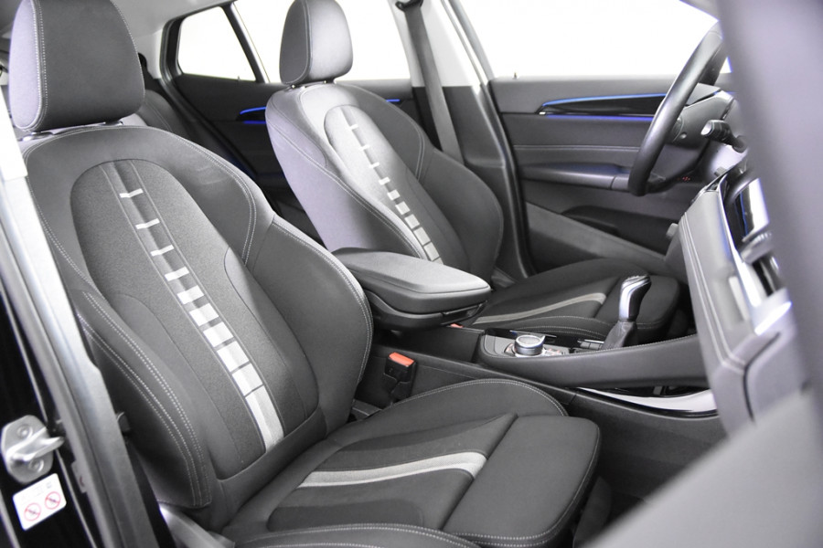 BMW X2 sDrive18i Sport-Line *1ste Eigenaar*Panoramadak*Navigatie*