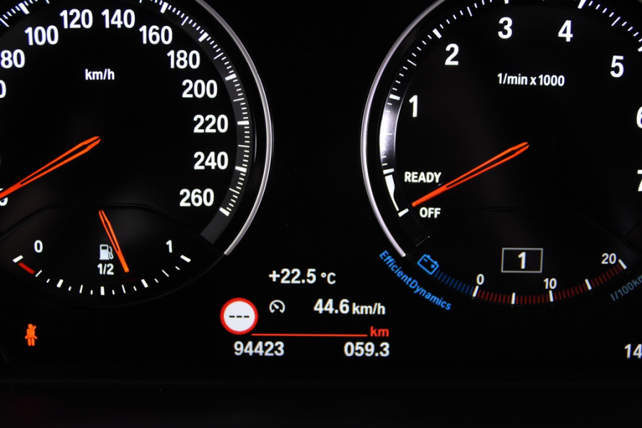 BMW X2 sDrive18i Sport-Line *1ste Eigenaar*Panoramadak*Navigatie*