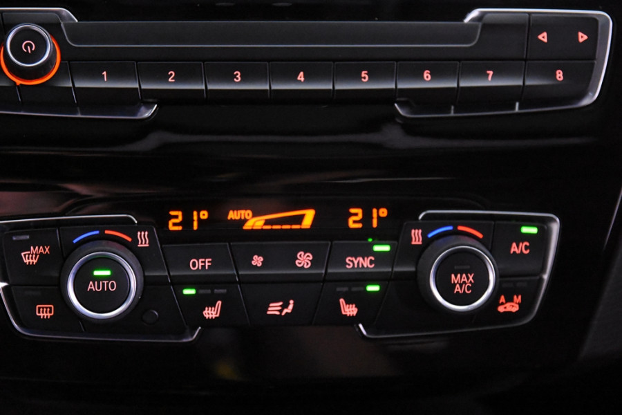 BMW X2 sDrive18i Sport-Line *1ste Eigenaar*Panoramadak*Navigatie*