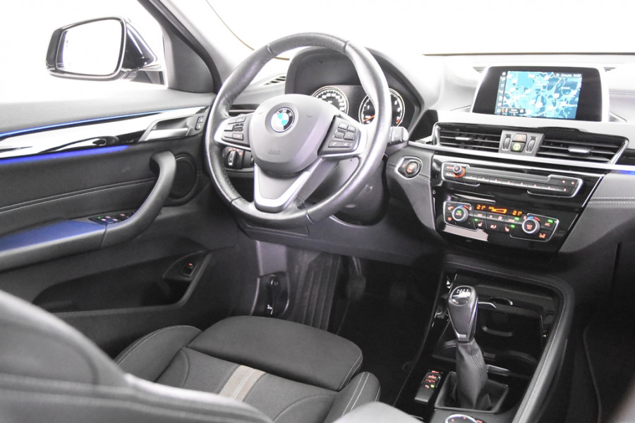 BMW X2 sDrive18i Sport-Line *1ste Eigenaar*Panoramadak*Navigatie*