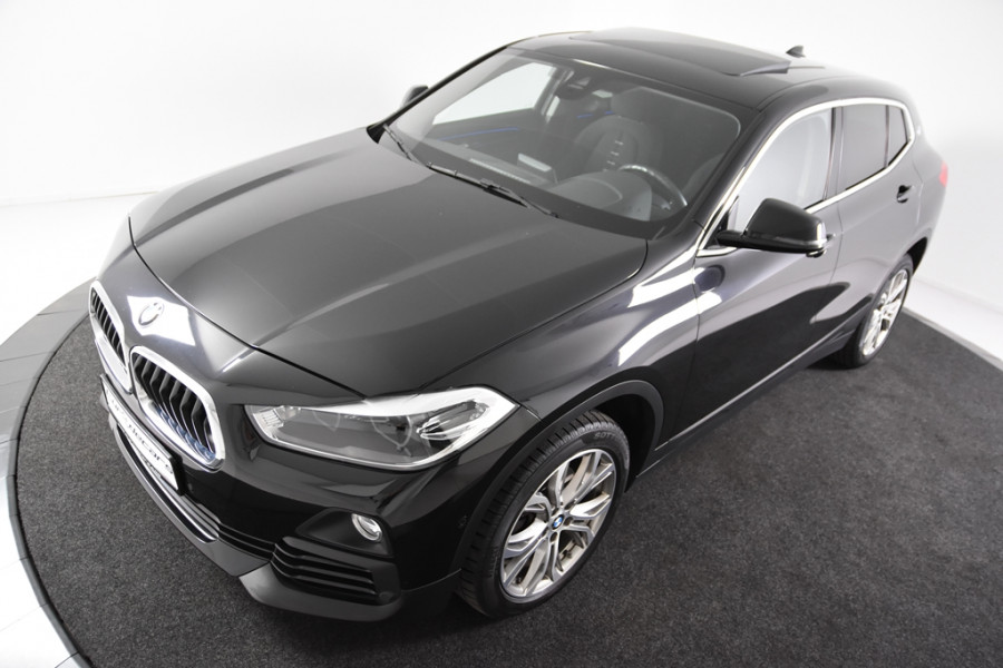 BMW X2 sDrive18i Sport-Line *1ste Eigenaar*Panoramadak*Navigatie*