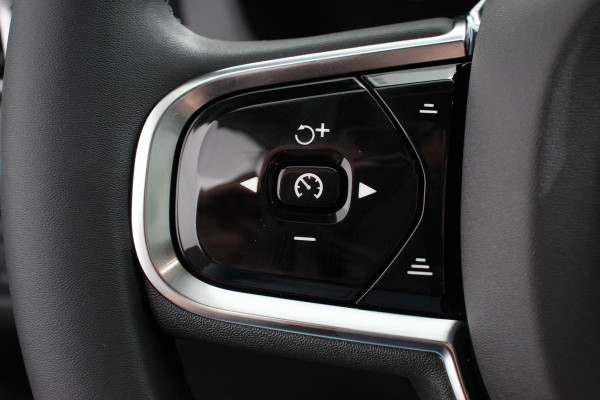 Volvo XC60 2.0 T6 Plug-in hybrid AWD Plus Dark Volvo XC60 2.0 Recharge T6 AWD Plus Dark | Leder | Navigatie | Google | Harman Kardon | Panorama dak | Lichtmetalen Velgen 19" | Dab | Stoelverwarming | Camera | Led