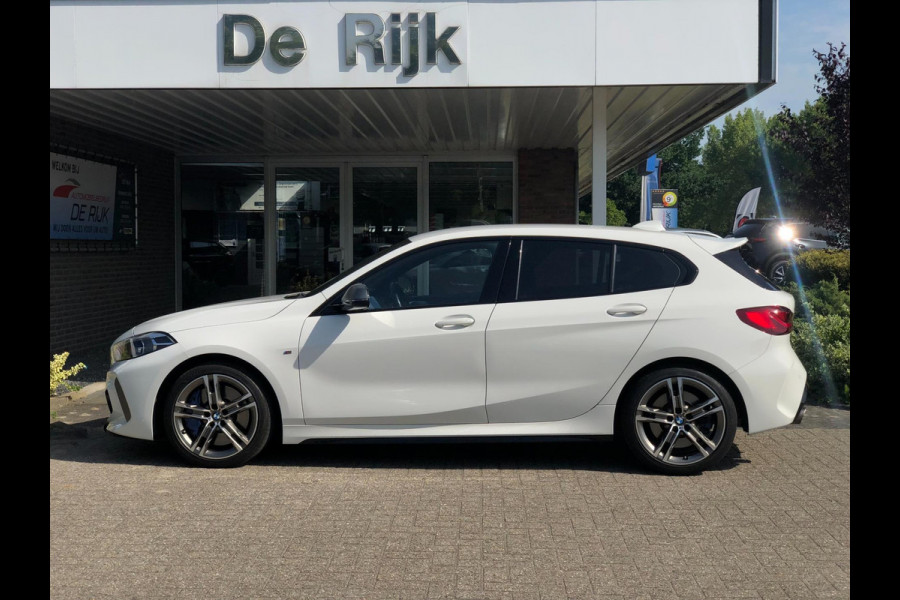 BMW 1-serie M135i xDrive High Executive 306 PK | Alcantara, 18'' M-Velgen, Navi, PDC, Cruise, M-Sport |
