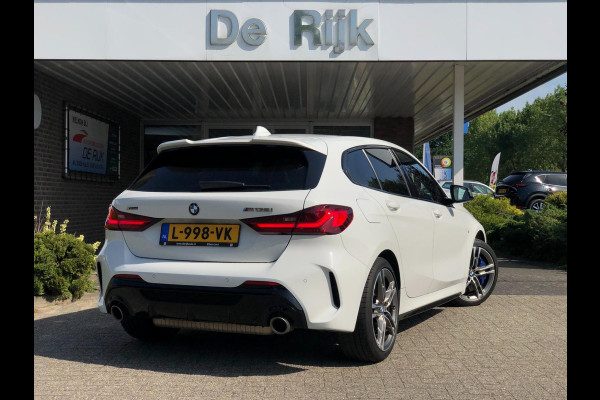BMW 1-serie M135i xDrive High Executive 306 PK | Alcantara, 18'' M-Velgen, Navi, PDC, Cruise, M-Sport |