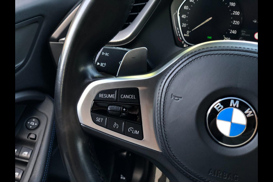 BMW 1-serie M135i xDrive High Executive 306 PK | Alcantara, 18'' M-Velgen, Navi, PDC, Cruise, M-Sport |