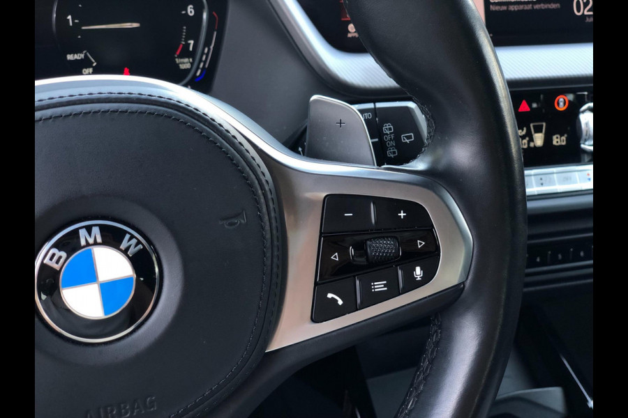 BMW 1-serie M135i xDrive High Executive 306 PK | Alcantara, 18'' M-Velgen, Navi, PDC, Cruise, M-Sport |