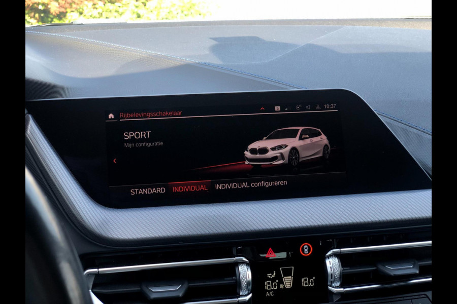 BMW 1-serie M135i xDrive High Executive 306 PK | Alcantara, 18'' M-Velgen, Navi, PDC, Cruise, M-Sport |