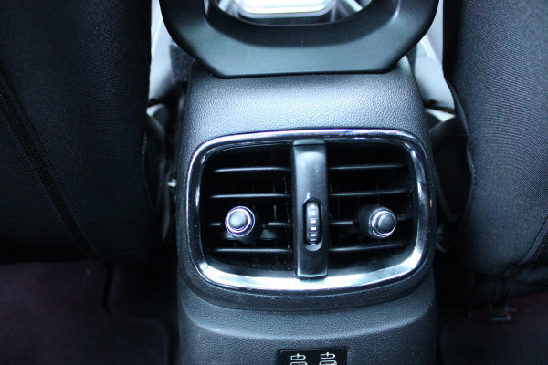 MINI Countryman 2.0 Cooper S E 220PK AUTOMAAT ALL4 JCW | JOHN COOPER WORKS INTERIEUR | COMFORT ACCESS | PANORAMISCH SCHUIF/KANTELDAK | ACHTERUITRIJ CAMERA | PARKEERSENSOREN VOOR EN ACHTER | STOEL VERWARMING | SPORTSTOELEN JOHN COOPER WORKS | ADAPTIEVE LED KOPLAMPEN | ADAPTIVE CRUISE CONTROL | DAB+ RADIO | KARMAN KARDON AUDIO SYSTEM | HEAD UP DISPLAY | NAVIGATIE | DRAADLOZE APPLE CARPLAY | JOHN COOPER WORKS TRIM METALLICM LAK | ALL SEASON BANDEN | DRAADLOZE TELEFOONLADER |