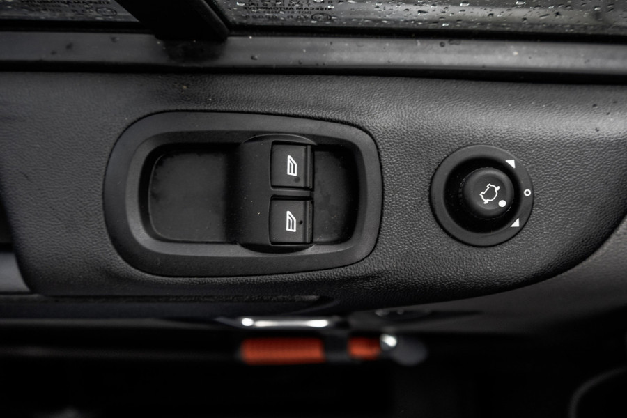 Ford Transit Custom **2.0TDCI 130PK | ZGN. | Automaat | 9-Zits | LED | Cruise | Airco | PDC | Euro 6**