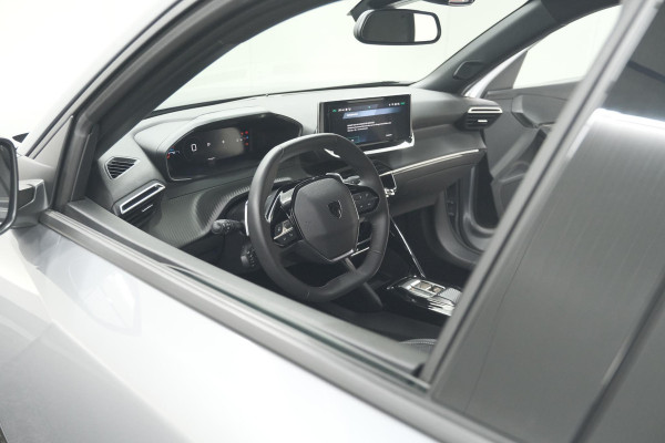 Peugeot 2008 PureTech 130 EAT8 Allure | Camera | Navigatie | Parkeersensoren | Apple Carplay