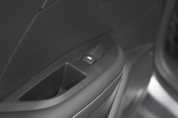 Peugeot 2008 PureTech 130 EAT8 Allure | Camera | Navigatie | Parkeersensoren | Apple Carplay