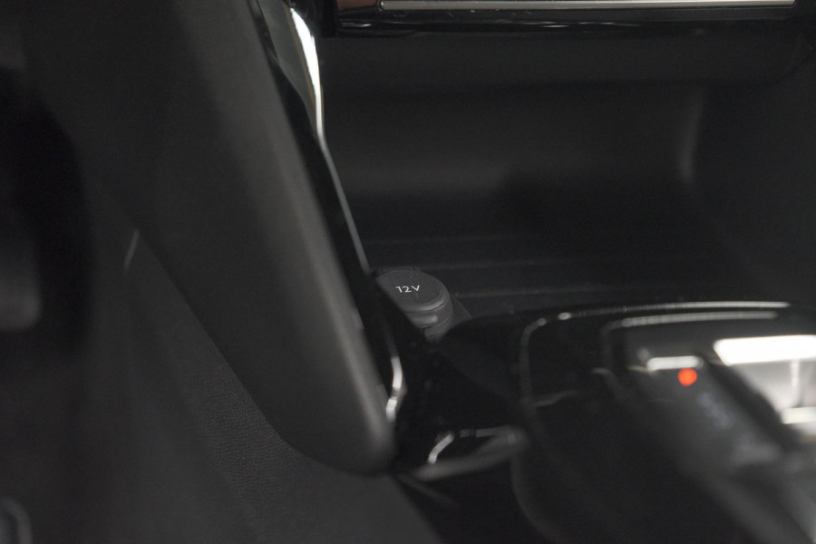 Peugeot 2008 PureTech 130 EAT8 Allure | Camera | Navigatie | Parkeersensoren | Apple Carplay