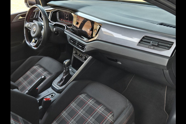 Volkswagen Polo 2.0 TSI GTI | PANORAMA | CAMERA | BEATS | STOELVERWARMING | LED PLUS |