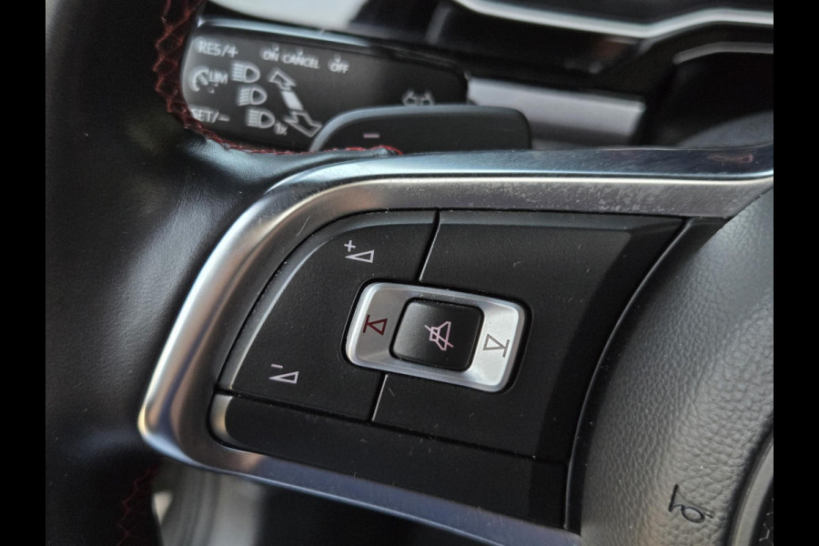 Volkswagen Polo 2.0 TSI GTI | PANORAMA | CAMERA | BEATS | STOELVERWARMING | LED PLUS |