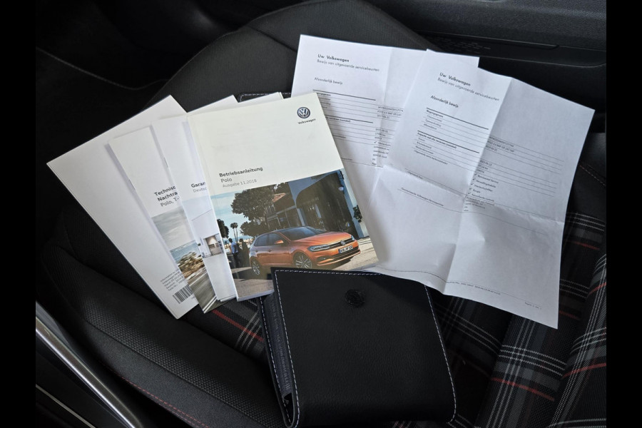 Volkswagen Polo 2.0 TSI GTI | PANORAMA | CAMERA | BEATS | STOELVERWARMING | LED PLUS |