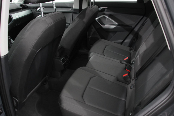 Audi Q3 35 TFSI 150pk Advanced S-Tronic | Navigatie | Apple Carplay/Android Auto | Climate Control | Parkeer sensoren | Adaptive Cruise Control | Led | Digitale Cockpit