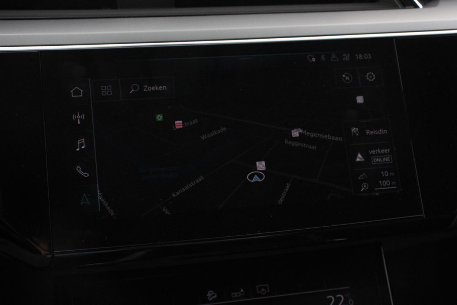 Audi e-tron e-tron 55 quattro Navigatie Climate Control 4 zone's Leder Virtuele Cockpit Cruise control adaptief Camera Parkeer sensoren Lichtmetalen Velgen 19"