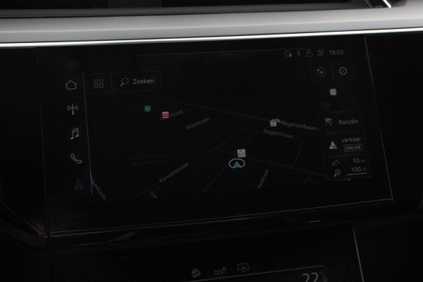 Audi e-tron e-tron 55 quattro Navigatie Climate Control 4 zone's Leder Virtuele Cockpit Cruise control adaptief Camera Parkeer sensoren Lichtmetalen Velgen 19"