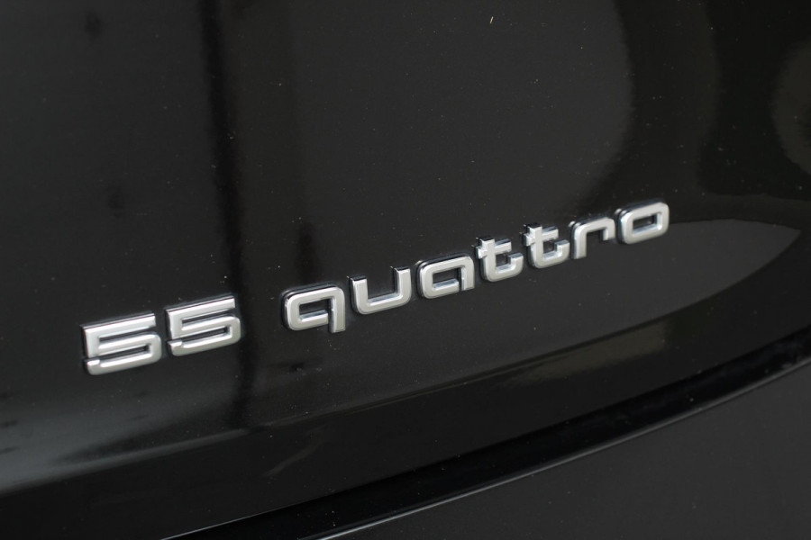 Audi e-tron e-tron 55 quattro Navigatie Climate Control 4 zone's Leder Virtuele Cockpit Cruise control adaptief Camera Parkeer sensoren Lichtmetalen Velgen 19"