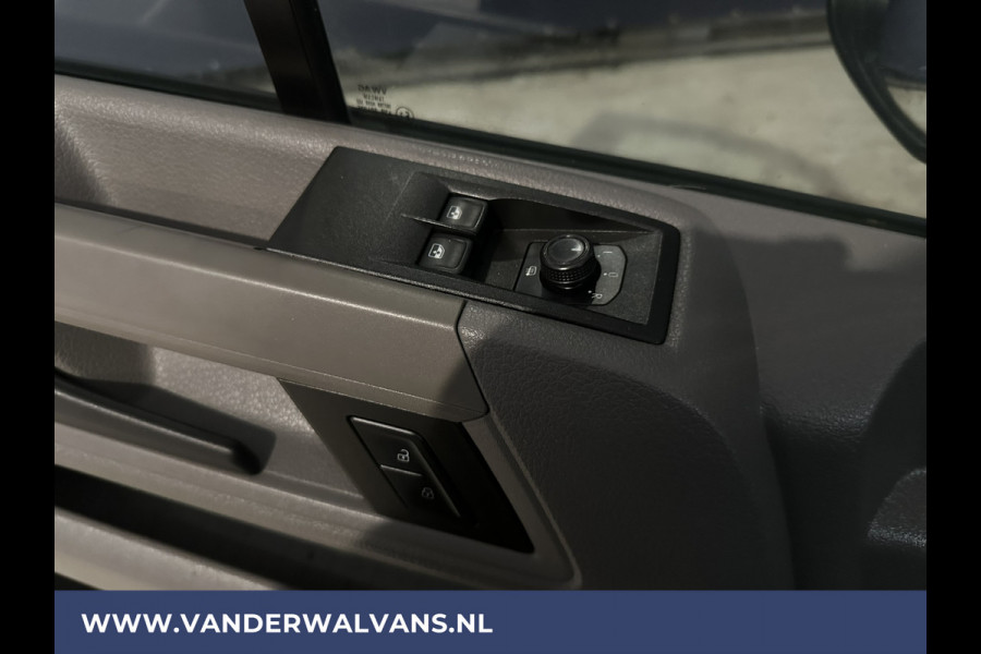 Volkswagen Crafter 2.0 TDI 140pk L3H3 (oude L2H2) Euro6 Airco | Camera | Cruisecontrol | Apple Carplay | bijrijdersbank android auto, chauffeursstoel,