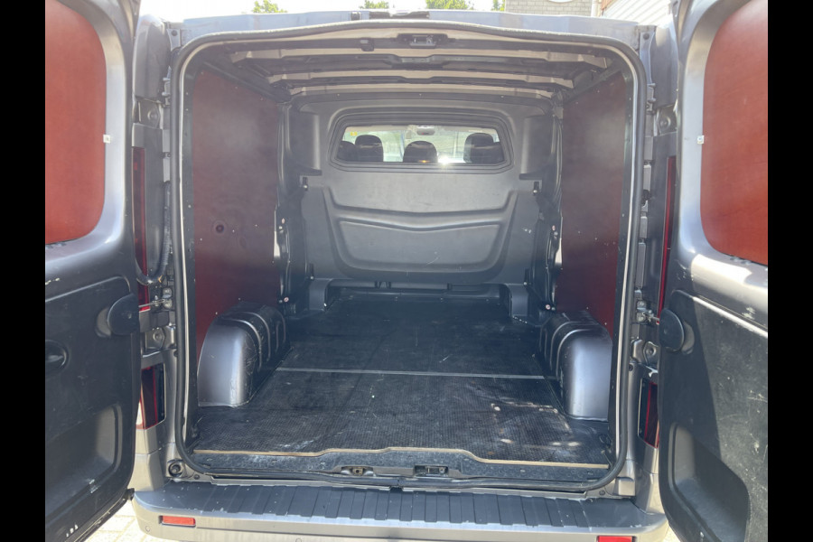 Fiat Talento 2.0 MultiJet 145pk L2H1 Business Pro DC 5 persoons / vaste prijs rijklaar € 20.950 ex btw / lease vanaf € 342 / airco / cruise / camera / trekhaak / grijs metallic / euro 6 / bpm vrij