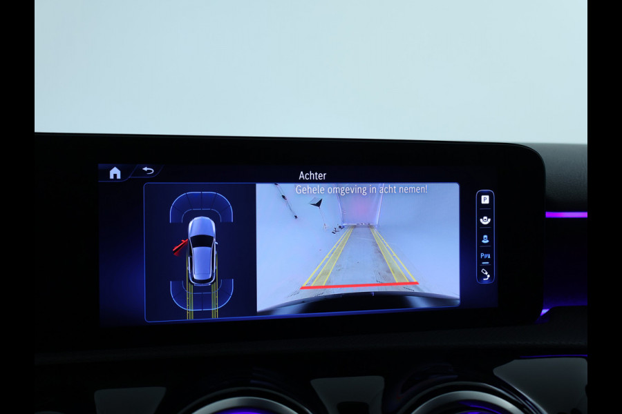 Mercedes-Benz A-Klasse 250 e AMG Line | AMG Line Advanced Plus | Night Pakket | Trekhaak | Sfeerverlichting | Stuur en Stoelverwarming | Inclusief 24 maanden MB Certified garantie voor Europa.