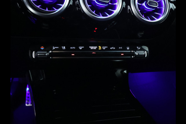 Mercedes-Benz A-Klasse 250 e AMG Line | AMG Line Advanced Plus | Night Pakket | Trekhaak | Sfeerverlichting | Stuur en Stoelverwarming | Inclusief 24 maanden MB Certified garantie voor Europa.