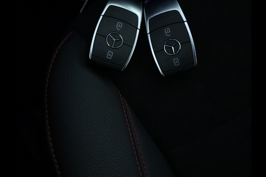 Mercedes-Benz A-Klasse 250 e AMG Line | AMG Line Advanced Plus | Night Pakket | Trekhaak | Sfeerverlichting | Stuur en Stoelverwarming | Inclusief 24 maanden MB Certified garantie voor Europa.